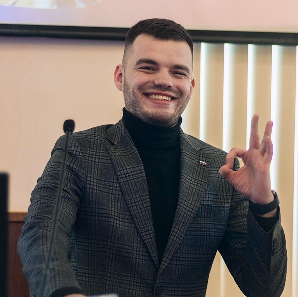Роман Алексеев